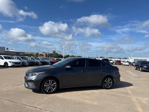 Used 2023 Kia Forte LXS FWD image 10