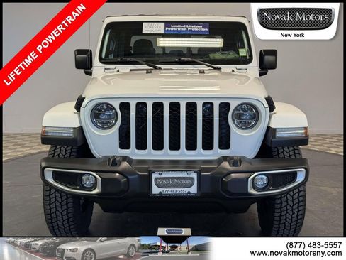 Used 2022 Jeep Gladiator Sport image 2