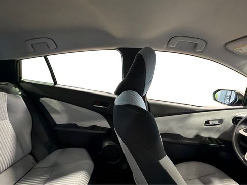 Used 2016 Toyota Prius Two FWD image 39