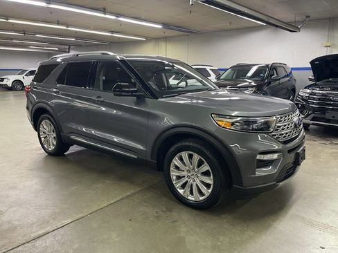 Certified 2022 Ford Explorer Limited w/ Limited Technology Package AWD/4WD image 1
