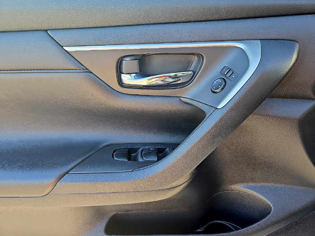 Used 2015 Nissan Altima 2.5 S w/ Special Edition Package FWD image 13