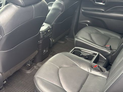Certified 2024 Toyota Grand Highlander AWD image 23