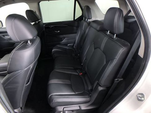 Used 2023 Honda Pilot Touring image 25
