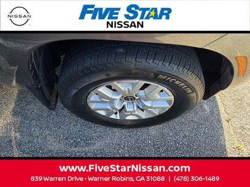 Used 2024 Nissan Frontier SV w/ SV Convenience Package image 12