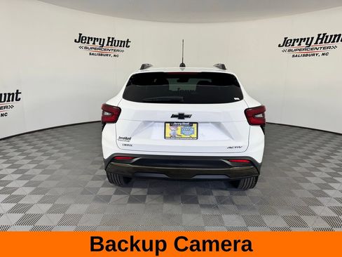 Used 2025 Chevrolet Trax ACTIV w/ Driver Confidence Package image 8