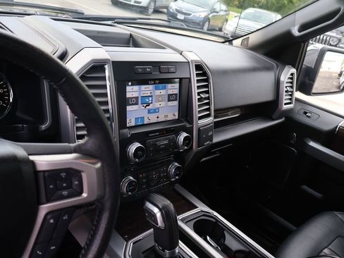 Used 2016 Ford F150 Platinum w/ Equipment Group 701A Luxury AWD/4WD image 29