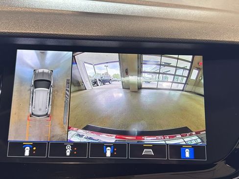 Used 2023 Buick Envision Avenir AWD/4WD image 40