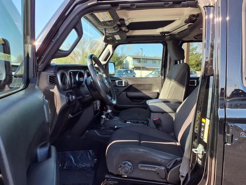 Used 2021 Jeep Gladiator Willys image 20