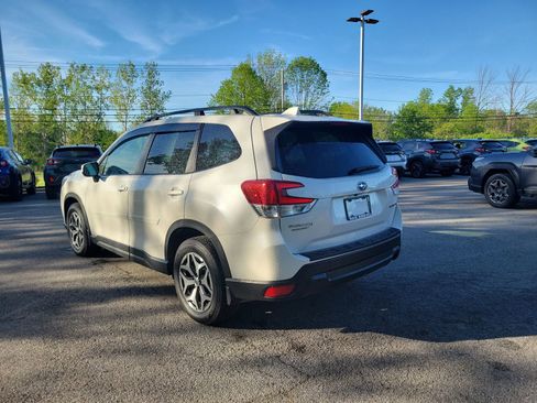Certified 2023 Subaru Forester Premium AWD/4WD image 3