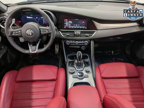 Used 2026 Alfa Romeo Giulia AWD image 23