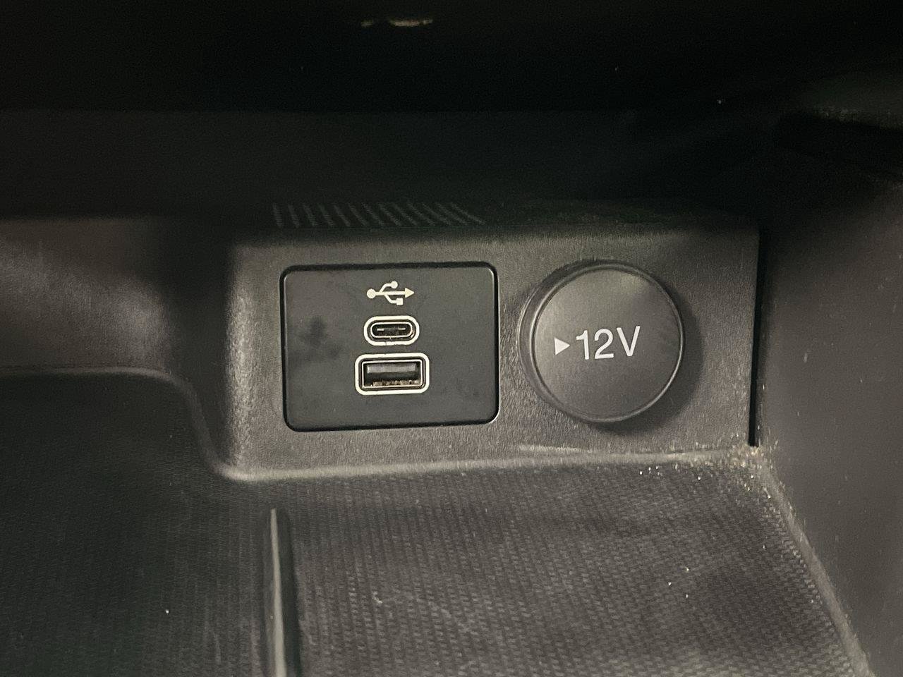 Used 2025 Ford Escape Active AWD/4WD image 21