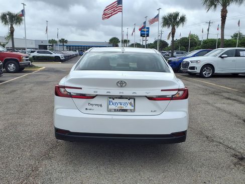 Used 2025 Toyota Camry LE FWD image 22