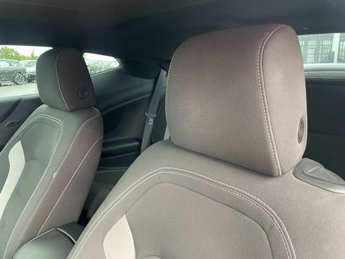 Used 2021 Chevrolet Camaro LT w/ Technology Package RWD image 19