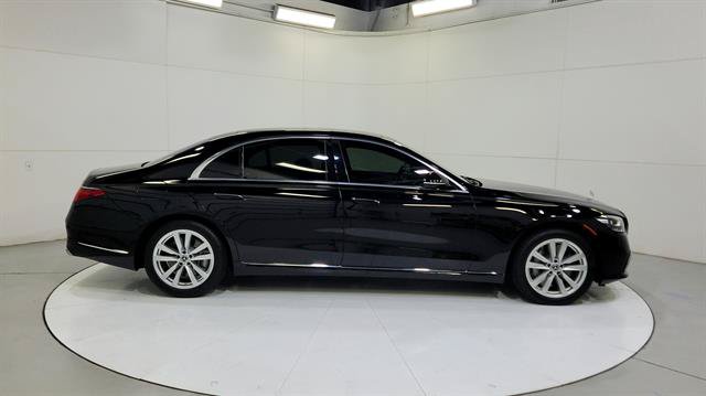 Used 2025 Mercedes-Benz S 500 4MATIC image 9