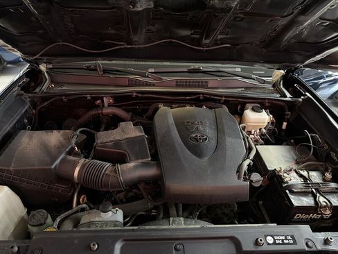 Used 2017 Toyota Tacoma TRD Off-Road image 34