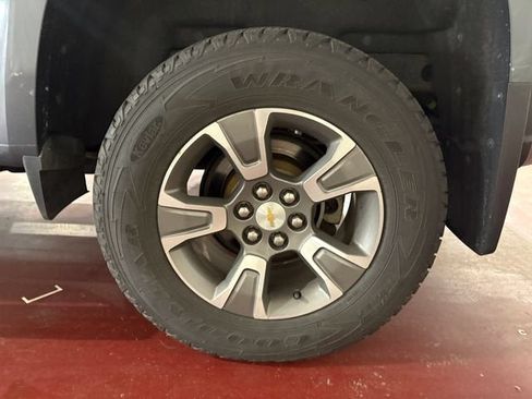 Used 2017 Chevrolet Colorado Z71 AWD/4WD image 17