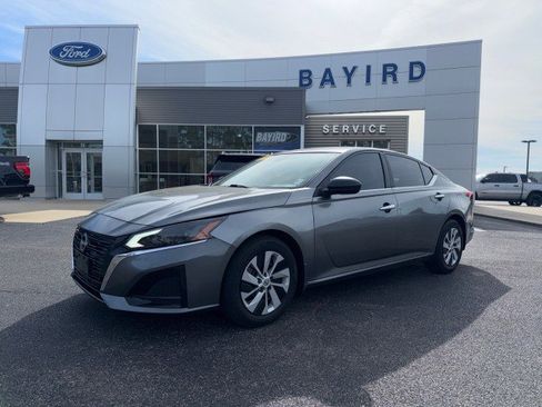 Used 2024 Nissan Altima 2.5 S FWD image 1
