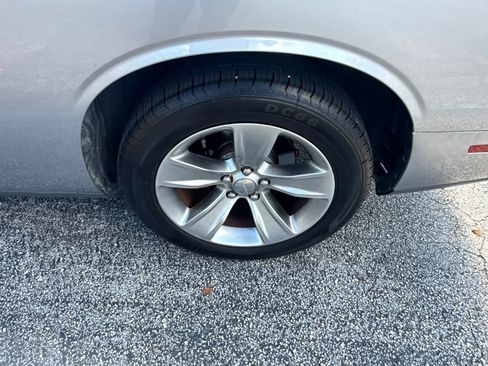 Used 2016 Dodge Challenger SXT RWD image 19