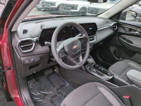 Used 2024 Chevrolet TrailBlazer LS w/ LS Convenience Package FWD image 19