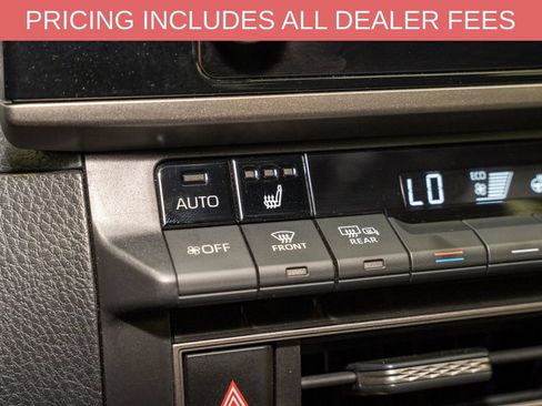 Used 2025 Toyota Camry SE w/ Convenience Package AWD/4WD image 14