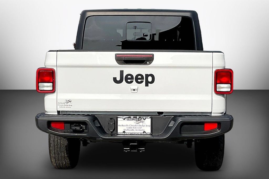 Used 2022 Jeep Gladiator Sport AWD/4WD image 5