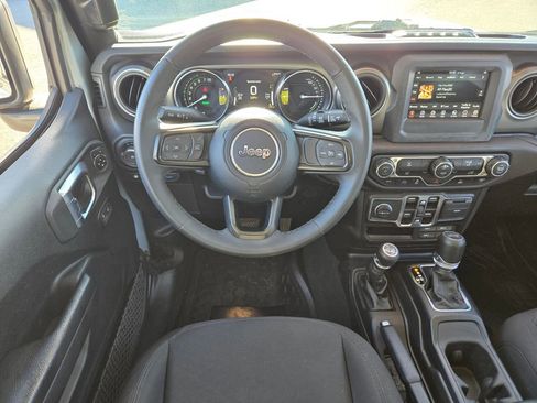 Used 2023 Jeep Wrangler Unlimited image 16