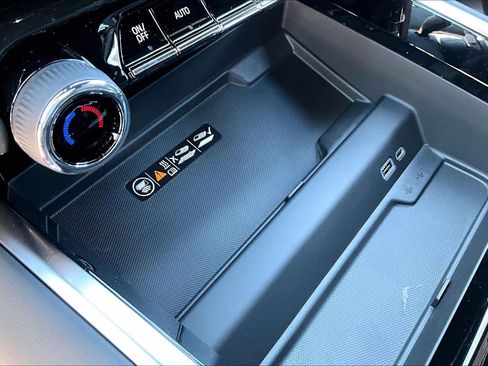 New 2026 Chevrolet Suburban LT w/ Comfort Package image 19