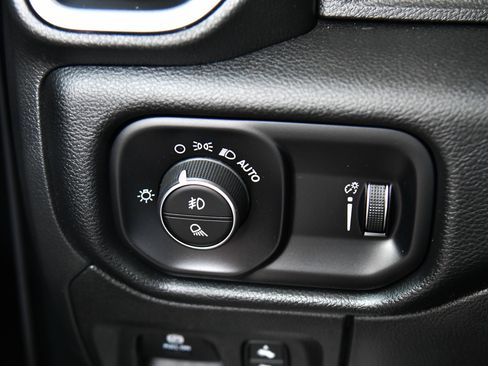 Used 2022 RAM 1500 Big Horn AWD/4WD image 35