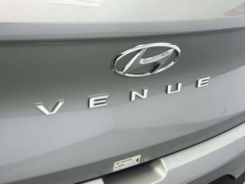 Used 2026 Hyundai Venue SE FWD image 10