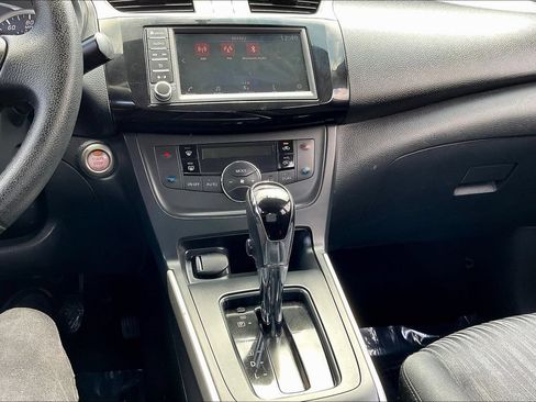 Used 2019 Nissan Sentra SV FWD image 14