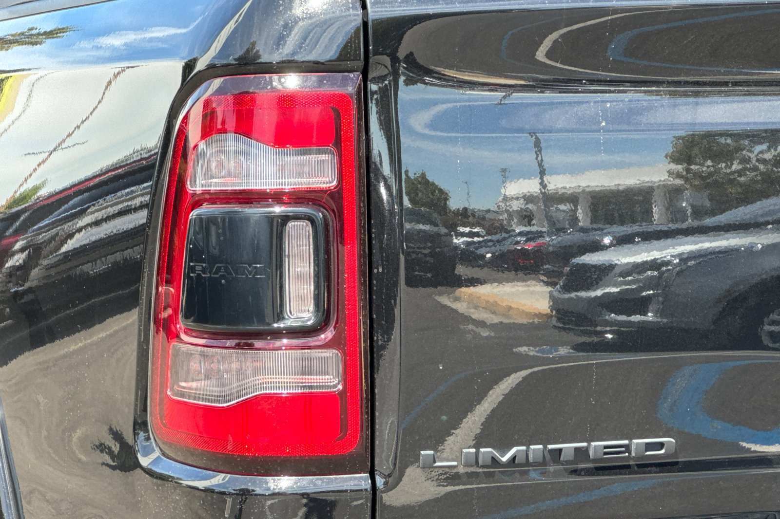 Used 2022 RAM 1500 Limited w/ (RED) Edition AWD/4WD image 43