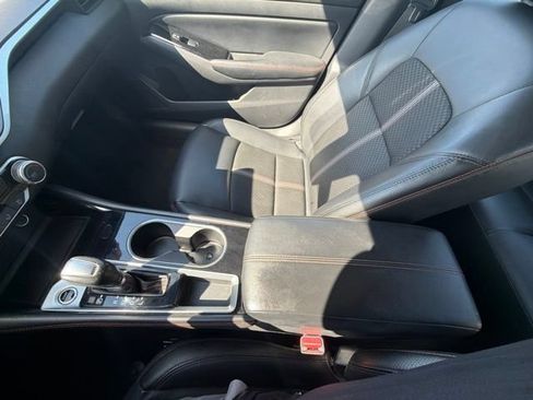 Used 2024 Nissan Altima 2.5 SR FWD image 34