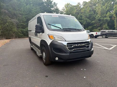 Used 2025 RAM ProMaster 2500 w/ U-Haul Equipment Group FWD image 4