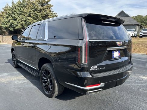 Used 2025 Cadillac Escalade ESV Premium Luxury image 22