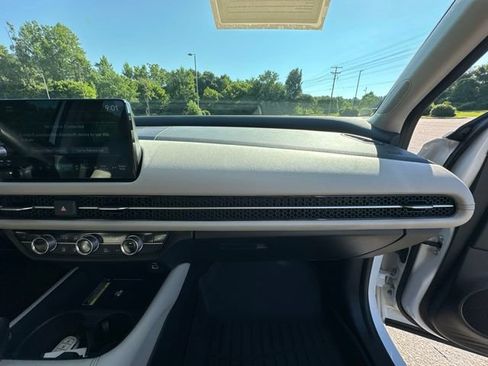 Used 2024 Honda HR-V EX-L image 16