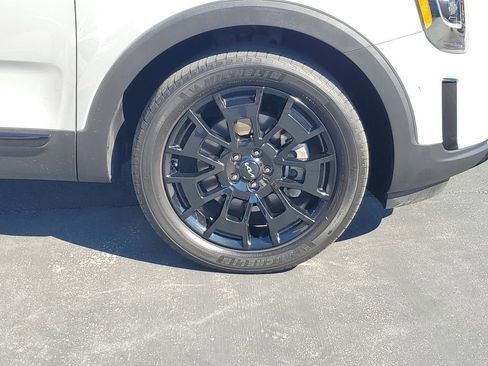 Used 2022 Kia Telluride EX w/ EX Premium Package image 6