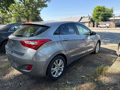 Used 2015 Hyundai Elantra GT FWD image 4