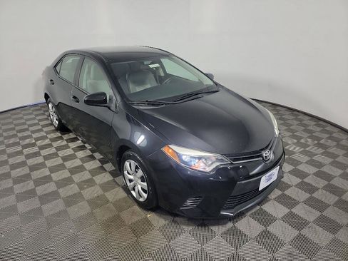 Used 2015 Toyota Corolla LE image 2