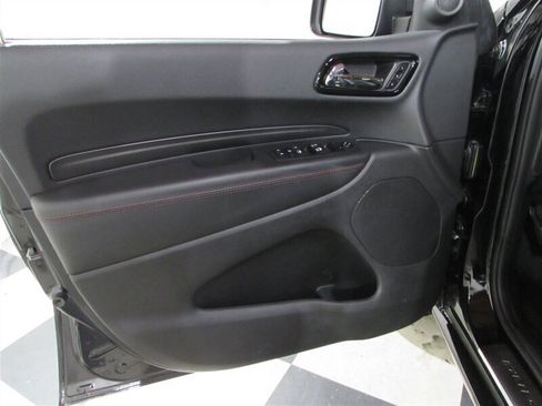 Used 2023 Dodge Durango GT image 25