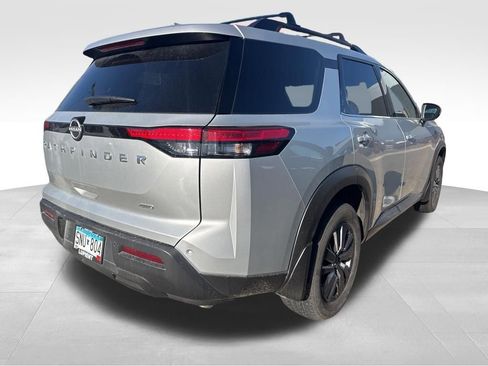 Used 2025 Nissan Pathfinder SV image 11