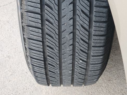 Used 2015 Toyota Camry LE image 11