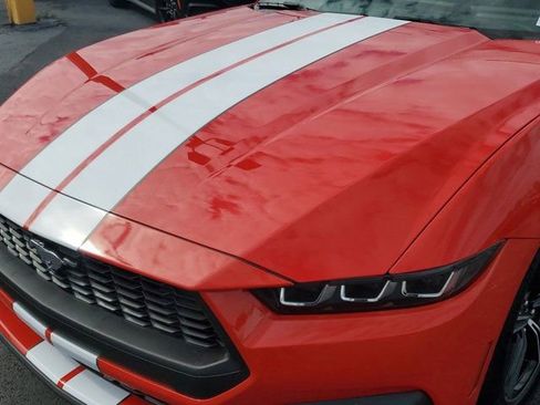 Used 2024 Ford Mustang Coupe RWD image 9