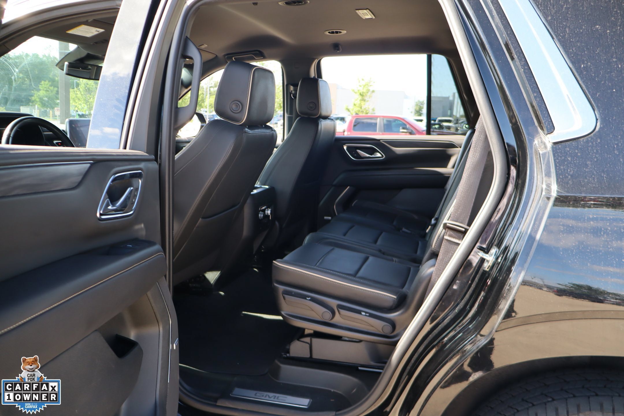 Used 2024 GMC Yukon SLT AWD/4WD image 27