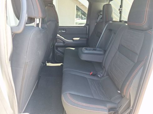 Used 2025 Nissan Frontier PRO-4X w/ Tow Package AWD/4WD image 19
