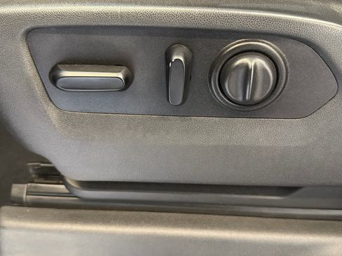 Used 2020 Chevrolet Silverado 1500 LT w/ Texas Edition image 15