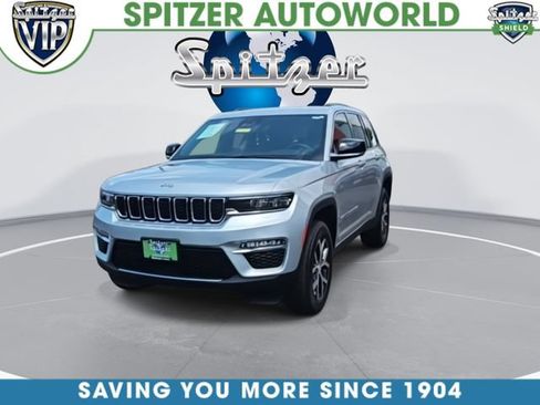 Used 2024 Jeep Grand Cherokee Limited AWD/4WD image 3
