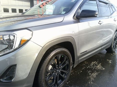 Used 2021 GMC Terrain SLT w/ Infotainment Package II image 14