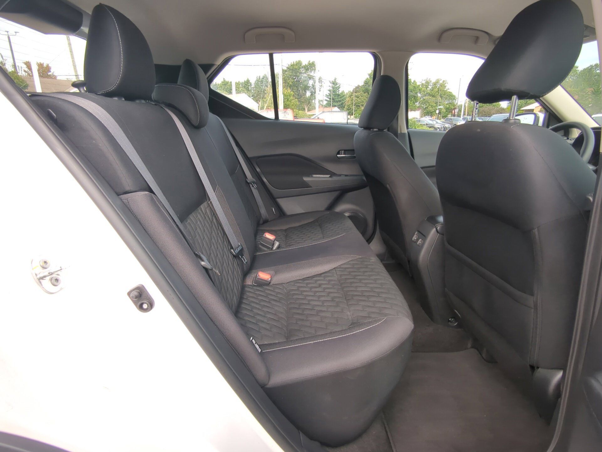 Used 2022 Nissan Kicks SV FWD image 27