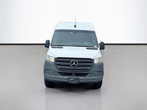 Used 2024 Mercedes-Benz Sprinter 2500 image 8