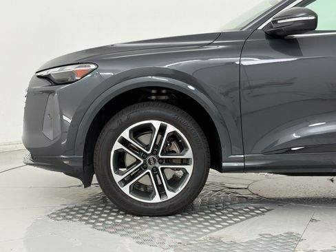 Certified 2025 Audi Q5 Premium w/ Convenience Package AWD/4WD image 12